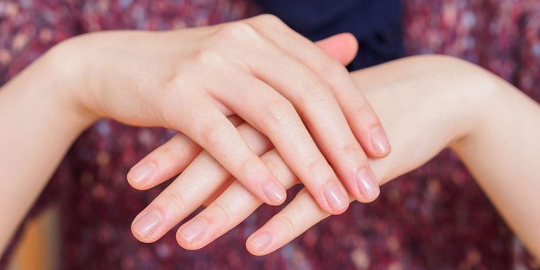 Las uñas son muy sensibles y por eso deben ser tratadas con los productos y las metodologías adecuadas. Foto: InStyle