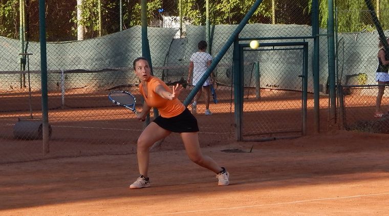 Parrilla se quedó con el Crepuscular sin ceder ningún set a lo largo del torneo. Foto: Juan Borsani/MDZ