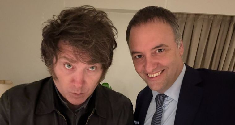 Manuel Adorni y Javier Milei se reunieron en Olivos
