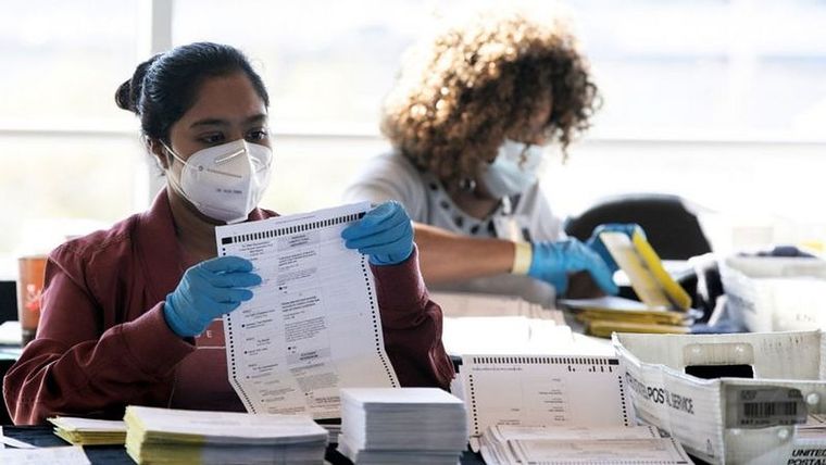 Sigue el recuento de votos en varios estados que deben definir al ganador. Foto: GETTY IMAGES