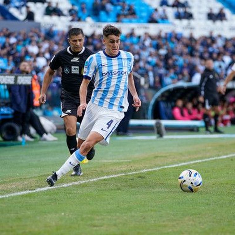 Ezequiel Cannavo se desgarró y Racing lo pierde por el resto del semestre. Ezequiel Cannavo se desgarró y Racing lo pierde por el resto del semestre.