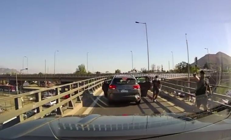 Las encerronas son emboscadas automovilísticas. Foto: Captura de video