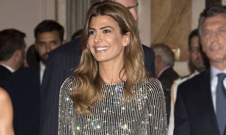 Juliana Awada crea su propio estilo minimalista y siempre acierta.