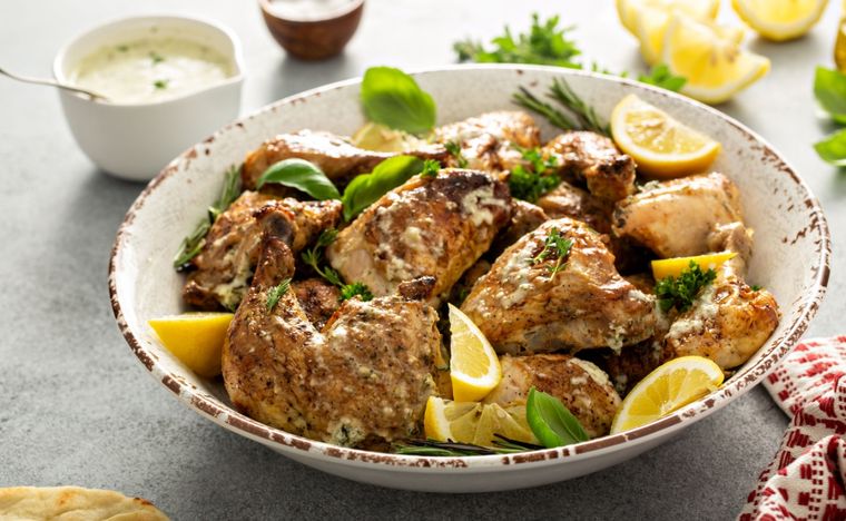 Pollo al limón Una receta simple y deliciosa para hacer en pocos pasos. Foto: Shutterstock