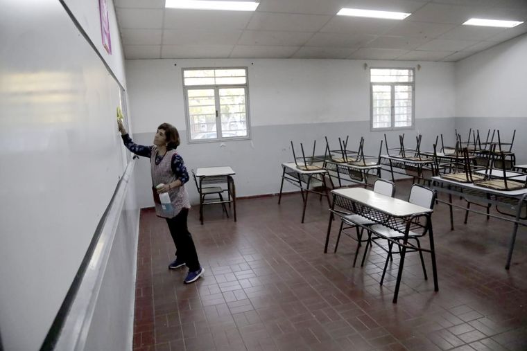 Los gobiernos toman medidas para evitar de deserción escolar