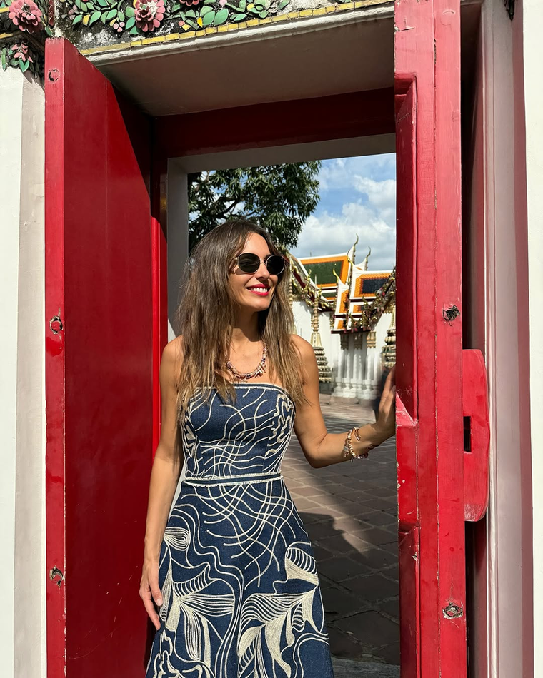 Así fue el paso de Pampita por un templo de Bangkok. Foto: Instagram: pampitaoficial