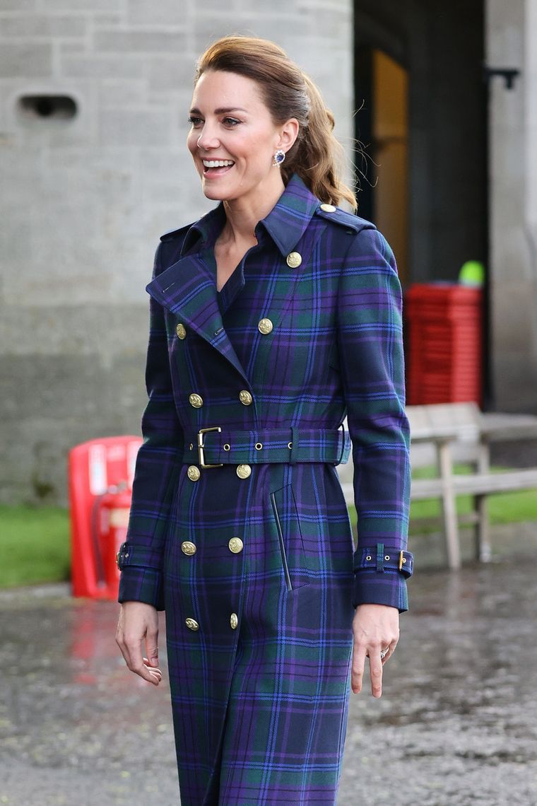 Las monarcas nos proponen distintos looks con el estampado tendencia 2022 Foto: Woman