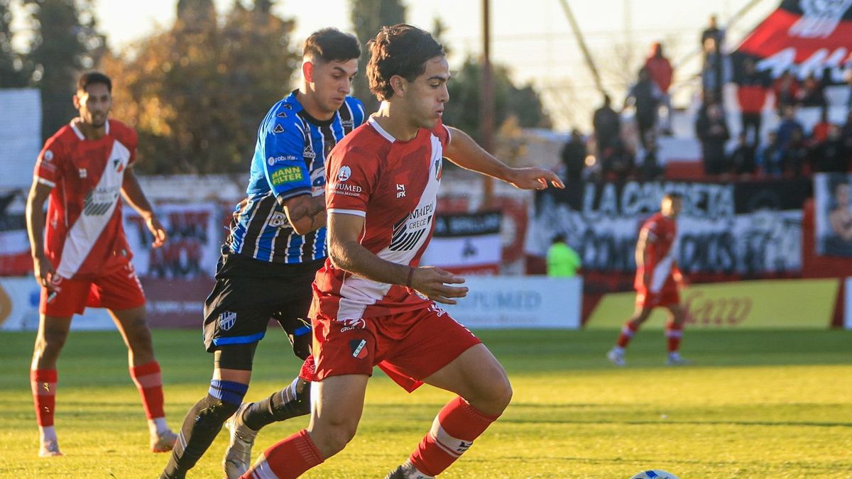 Deportivo Maipú venció 1-0 a Almagro, se alejó del fondo de la tabla y se ilusiona con los playoffs