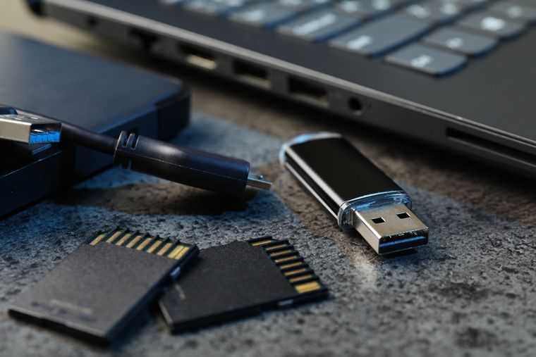 Las memorias USB ya no ofrecen la seguridad necesaria para respaldos críticos de información. Las memorias USB ya no ofrecen la seguridad necesaria para respaldos críticos de información.