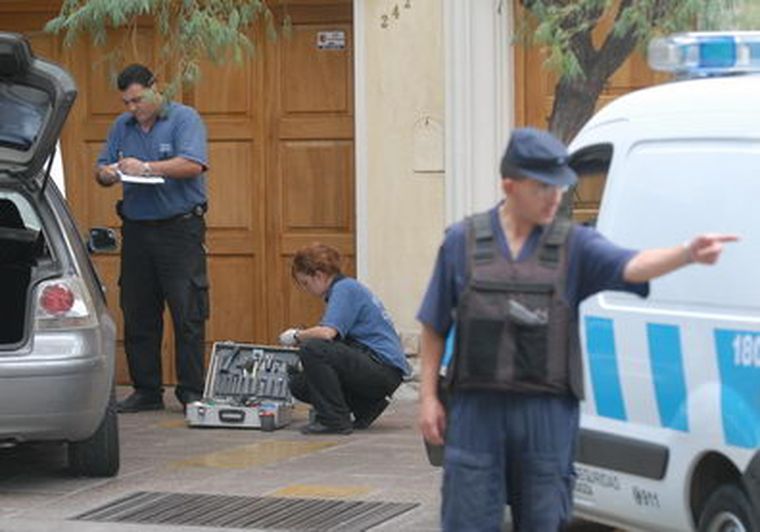 El auto es un Golf gris, a nombre de uno de los detenidos. Foto: Marcelo Ruiz / MDZ