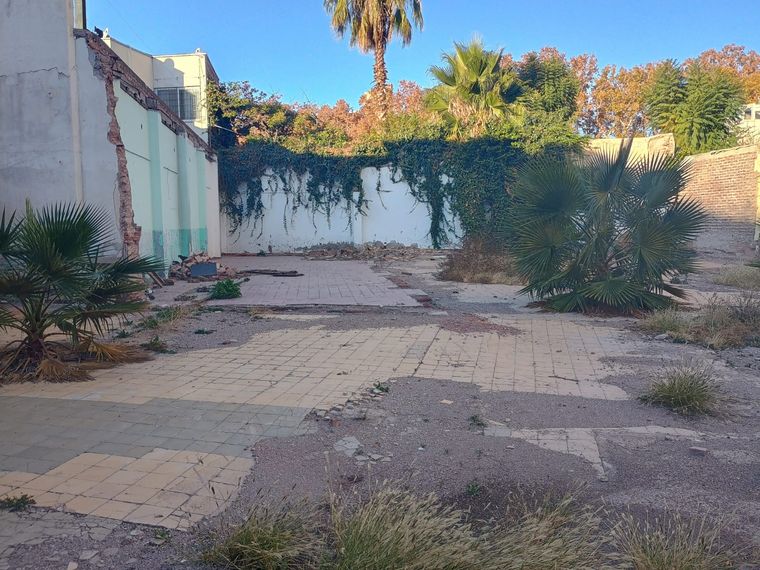 Ya está abierta la subasta online de un terreno de 836 m² en pleno centro mendocino. Ya está abierta la subasta online de un terreno de 836 m² en pleno centro mendocino.
