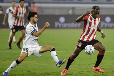 El 21 de diciembre de 2024, Estudiantes goleó 3-0 a Vélez en la final del Trofeo de Campeones. El 21 de diciembre de 2024, Estudiantes goleó 3-0 a Vélez en la final del Trofeo de Campeones.