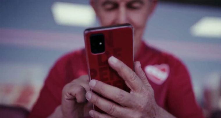 Al representante de Bochini le hackearon el celular. Foto: Captura