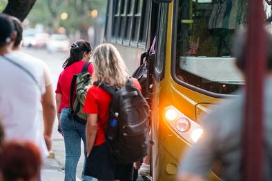 MDZol | El aumento de los costos del transporte puede modificar decisiones laborales importantes ante la imposibilidad de asumir un gasto inesperado Foto: Santiago Tagua/MDZ