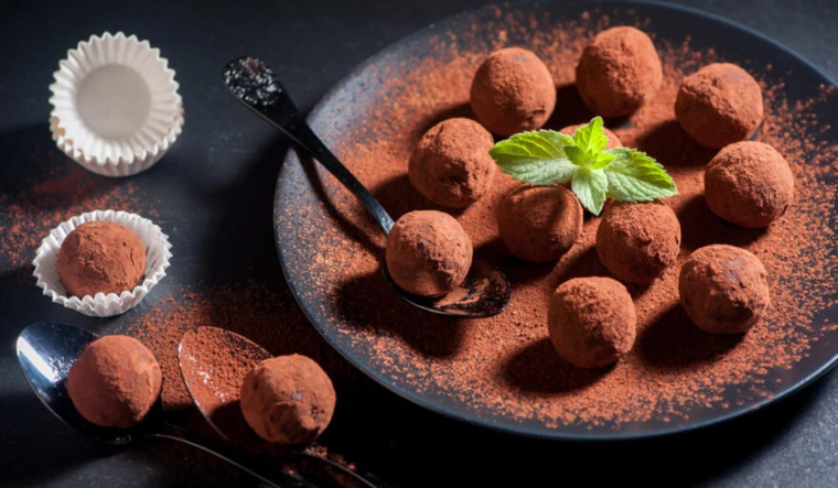 Cómo hacer trufas de chocolate: guía paso a paso para principiantes Foto: Shutterstock