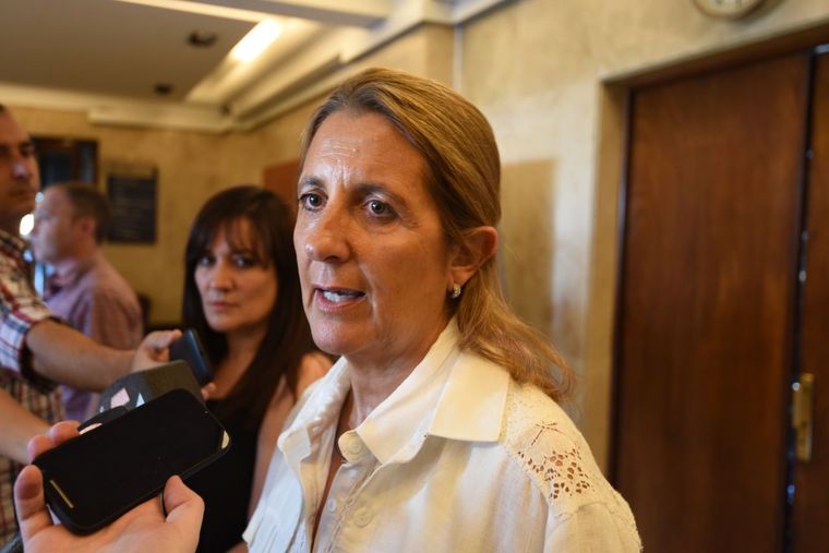 La diputada Claudio Najul pidió que el PJ no agache la cabeza.