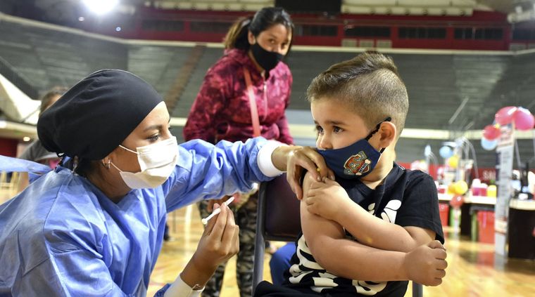 La vacunación de menores entre 3 y 11 años comenzó el martes. Foto: TELAM