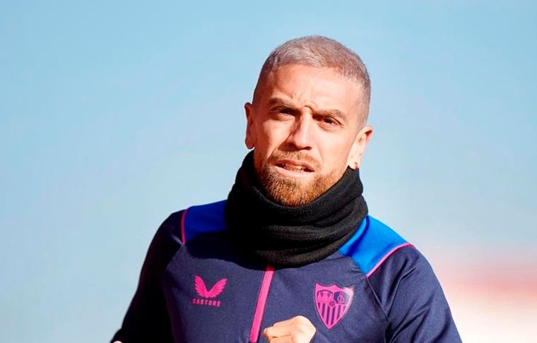 Papu Gómez El argentino campeón del mundo podría pasar a un llamativo equipo fuera del fútbol europeo.