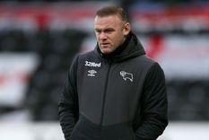 insolito: rooney lesiono de gravedad a uno de sus jugadores