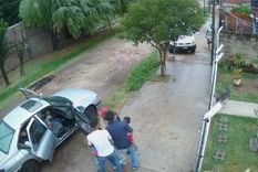 Una familia fue víctima de un brutal robo en Virrey del Pino y un niño quedó en medio del ataque Foto: Captura de video