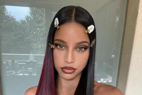 Emilia Mernes se prepara para el 2023 con estos peinados tendencia Foto: Instagram