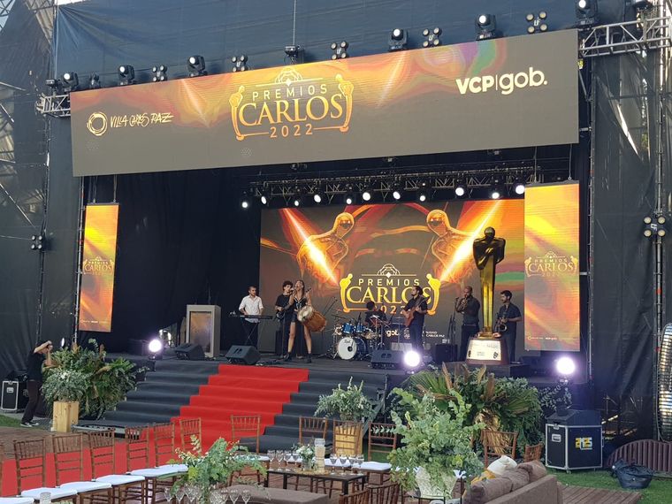 La ceremonia de los Premios Carlos 2022 se realizó en el predio de los Jardines municipales.