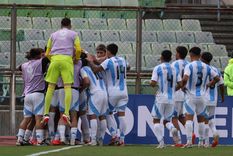 La Sub 20 se enfrenta a Uruguay en el clásico del Río de la Plata. Foto: EFE