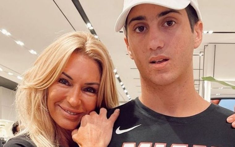 Exigente Yanina Latorre contó lo que le pidió a su hijo, que acaba de terminar el colegio.