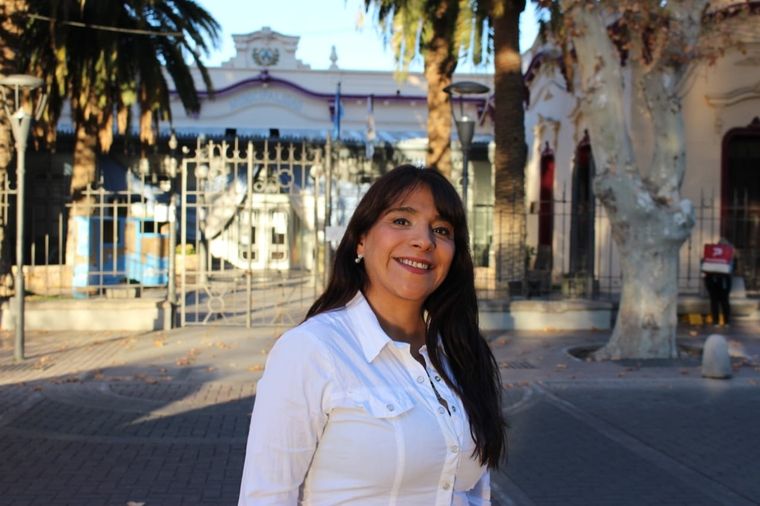Claudia Córdoba, la docente que busca ser intendenta de Maipú. Foto: Prensa Carlos Iannizzotto