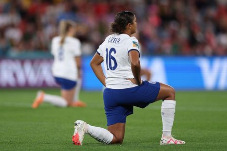 Jess Carter se ha alejado de las redes sociales tras recibir insultos racistas. Jess Carter se ha alejado de las redes sociales tras recibir insultos racistas.