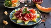 Lográ el equilibrio perfecto: receta de melón con jamón. Lográ el equilibrio perfecto: receta de melón con jamón.