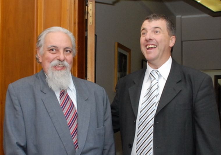 Antonio Alejandro Gómez, subsecretario de Gestión Sanitaria y Ricardo Antonio Landete, subsecretario de Planificación y Control. Foto: Marcelo Ruiz / MDZ