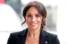 Meghan Markle ha lucido una infinidad de looks con mezclilla. Foto: Hello Magazine - https://www.hellomagazine.com/imagenes/royalty/20220125131615/netflix-hiring-production-designer-meghan-markle-animated-series-pearl/0-640-859/meghan-markle-netflix-t.jpg