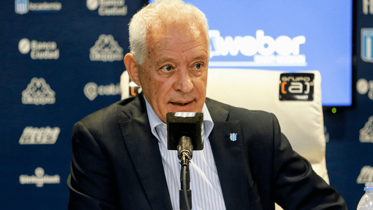 El presidente de Racing renovó el contrato con Capria como mánager