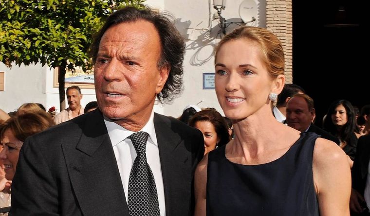 Julio Iglesias y su esposa llevan varias décadas juntos.