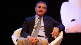 Para Manuel Antelo Argentina en poco tiempo más será un país rico y dice que desaparecerán muchas empresas pero se crearán más. Para Manuel Antelo Argentina en poco tiempo más será un país rico y dice que desaparecerán muchas empresas pero se crearán más.