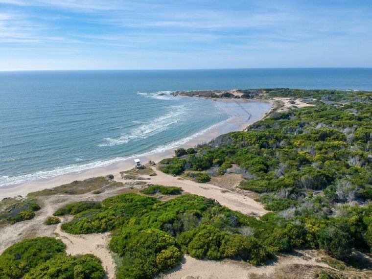 Punta del Diablo es una de las playas más hermosas de Uruguay