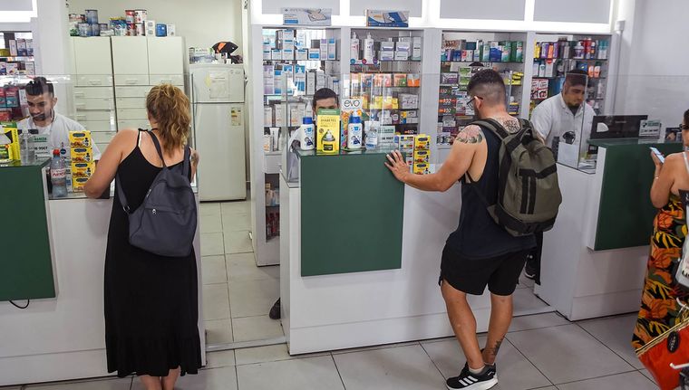 La compra de medicamentos es cada vez más difícil para la mayoría Foto: Santiago Tagua/MDZ