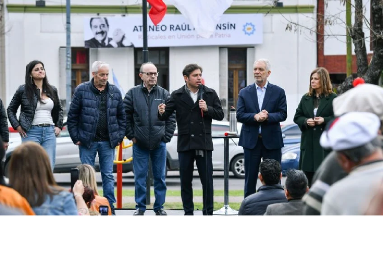Kicillof en la inauguración del Ateneo/Unidad Basica Raúl Alfonsín, en La Plata Foto: Archivo MDZ