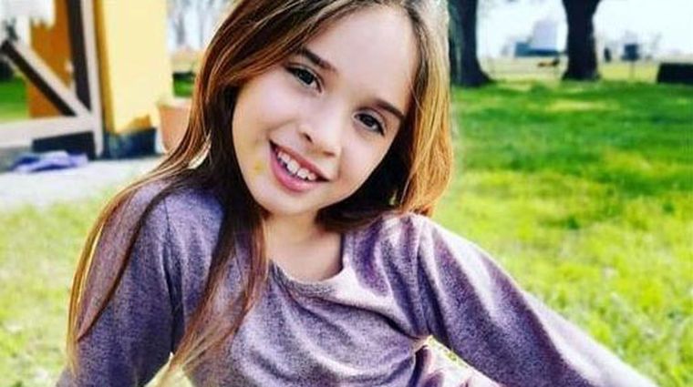 La niña tiene 10 años