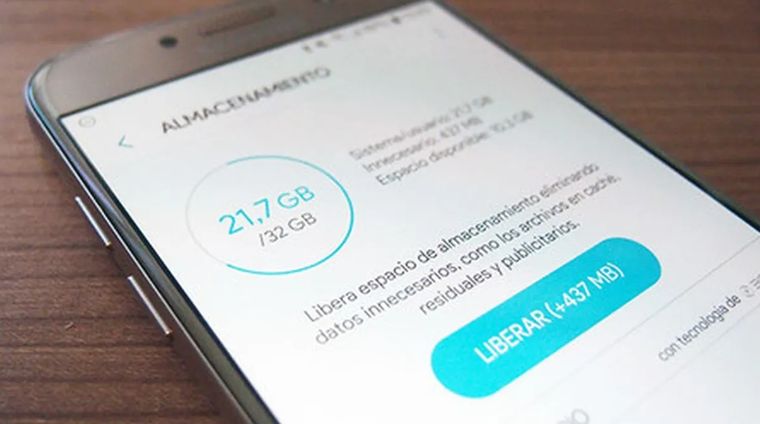 Borra archivos innecesarios y limpia el almacenamiento para prevenir demoras y fallos en tu celular. Borra archivos innecesarios y limpia el almacenamiento para prevenir demoras y fallos en tu celular.