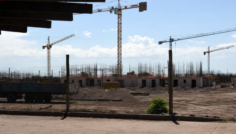 El freno de la obra pública no solo afectó a Guaymallén, sino también a otros 76 proyectos Procrear en todo el país, que quedaron inconclusos desde el año pasado. Foto: ALF PONCE MERCADO / MDZ