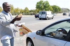 Una forma de evitar muchas discusiones es, en lugar de platear un tema a discutir, presentar una opción con la que acordar.