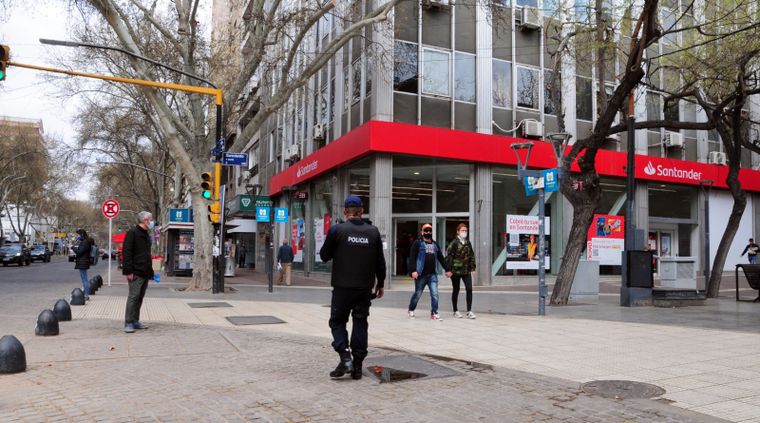 Las condiciones meteorológicas se mantendrán estables durante todo el viernes, con cielo despejado y vientos leves del noreste.