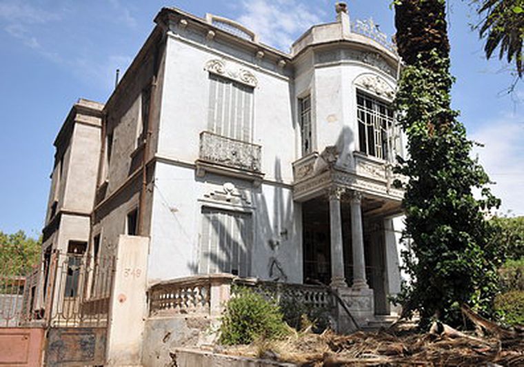 La vieja casona deberá seguir esperando para conocer su futuro. Foto: Nacho Gaffuri / MDZ