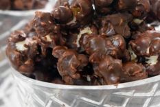 para los mas golosos: palomitas de maiz con chocolate ¡en 3 pasos!