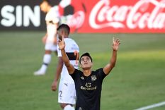 Lorenzo Melgarejo festeja el gol que abrió el marcador. Foto: Racing Club Lorenzo Melgarejo festeja el gol que abrió el marcador. Foto: Racing Club