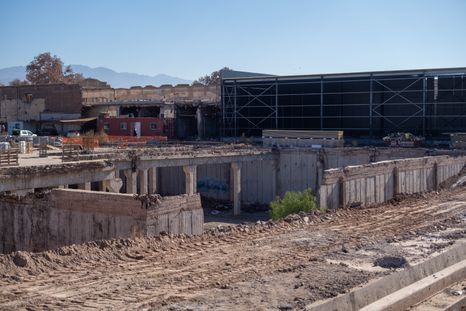 Durante décadas la ex champañera Arizu fue un extenso baldío en desuso en pleno corazón de Godoy Cruz. Durante décadas la ex champañera Arizu fue un extenso baldío en desuso en pleno corazón de Godoy Cruz.
