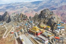 Algunos turistas viajan hasta el Tíbet para presenciar la ceremonia Foto: Shutterstock