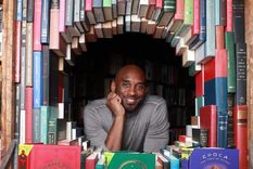 Kobe Bean Bryant ?fue un jugador de baloncesto profesional. Kobe Bean Bryant ?fue un jugador de baloncesto profesional.